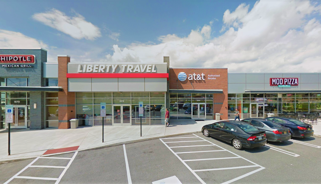 Airport Point Shopping Center